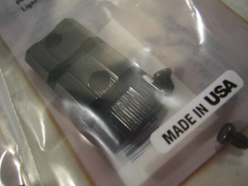 lot 27 image: Lot of 12 Weaver Gun Scope Top Moun...