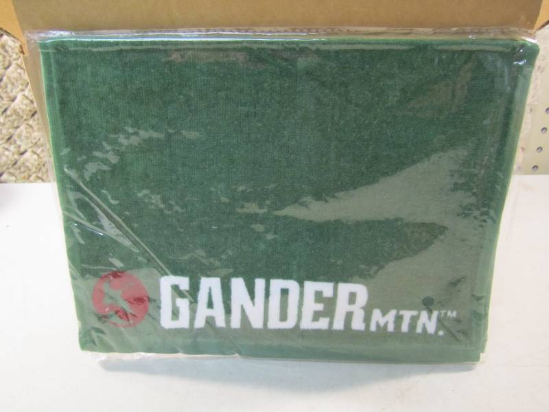 lot 35 image: Lot of 25 Gander Mountain FishingG...
