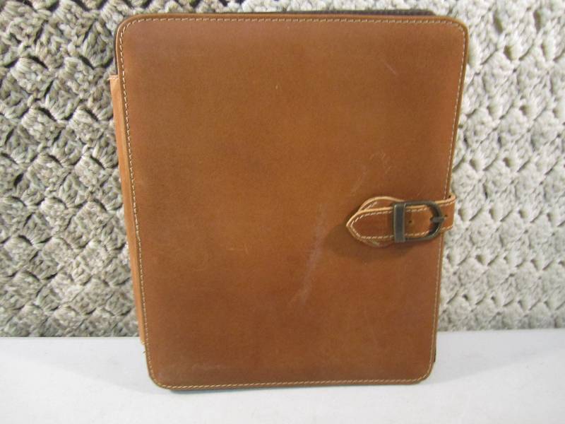 lot 37 image: Canyon Outback Leather Bear Canyon ...