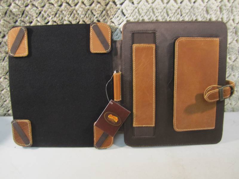 lot 38 image: Canyon Outback Leather Bear Canyon ...
