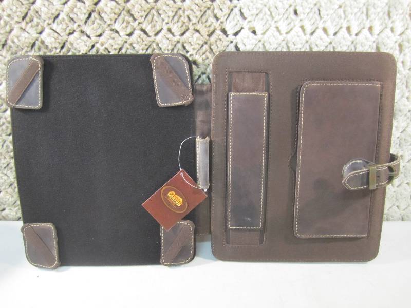 lot 43 image: Canyon Outback Leather Bear Canyon ...