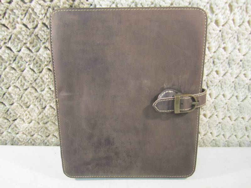 lot 44 image: Canyon Outback Leather Bear Canyon ...