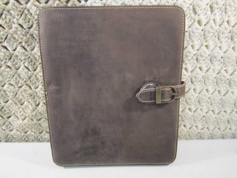 lot 46 image: Canyon Outback Leather Bear Canyon ...