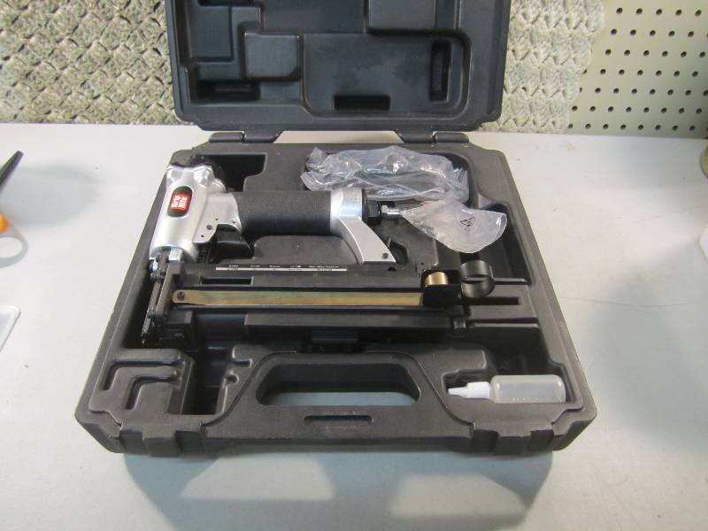 lot 151 image: Grip Rite Plastic Cap Stapler Model...