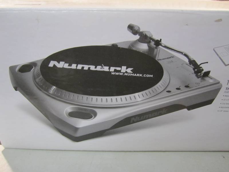 lot 161 image: Numark TTUSB Turntable with USB Aud...