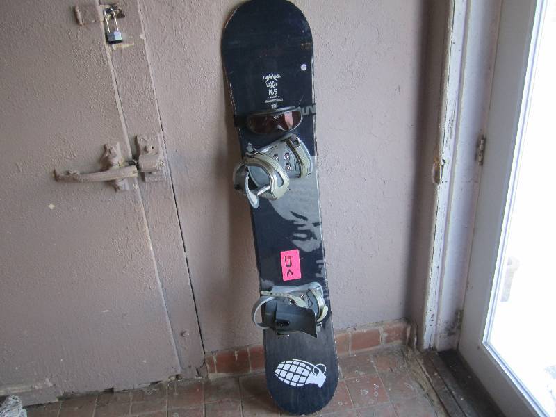 lot 184 image: Lamar Hexen 165 Full Wood Core Snow...