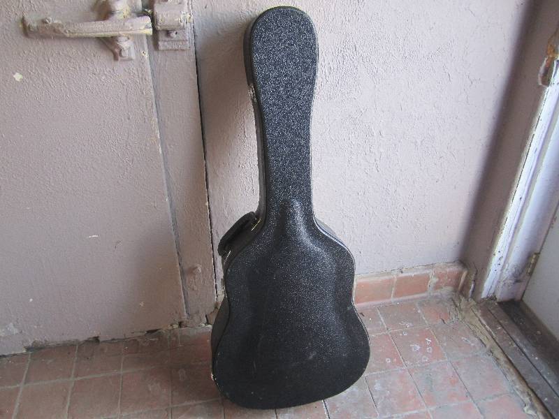 lot 187 image: Hard Shell Acoustic Guitar Case. La...