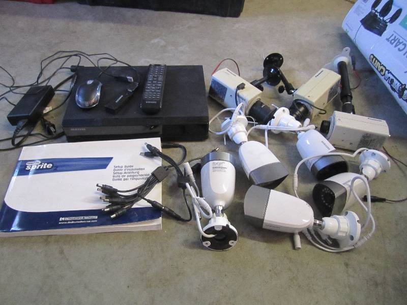 lot 194 image: Digital Security System with 8 Came...