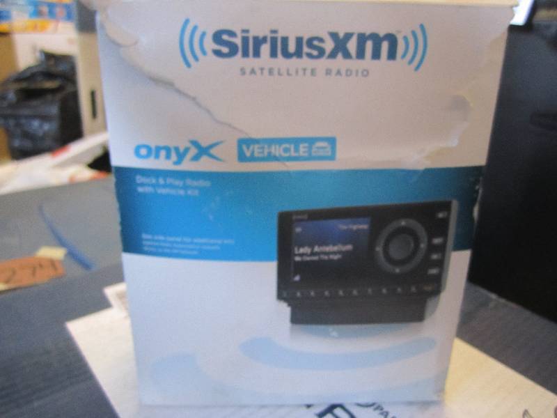lot 203 image: Sirius XM Satellite Radio Dock & Pl...
