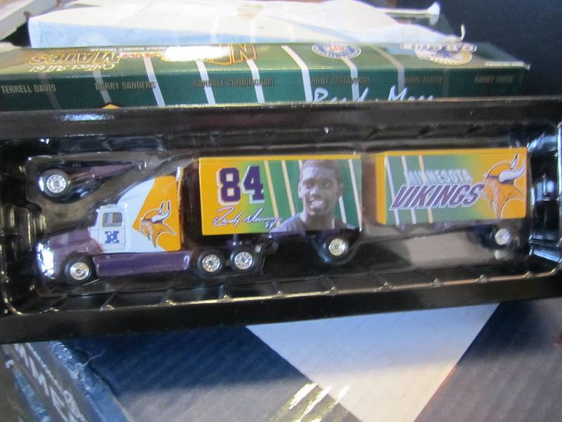lot 207 image: Lot of 3 Randy Moss NFL Team Mates ...