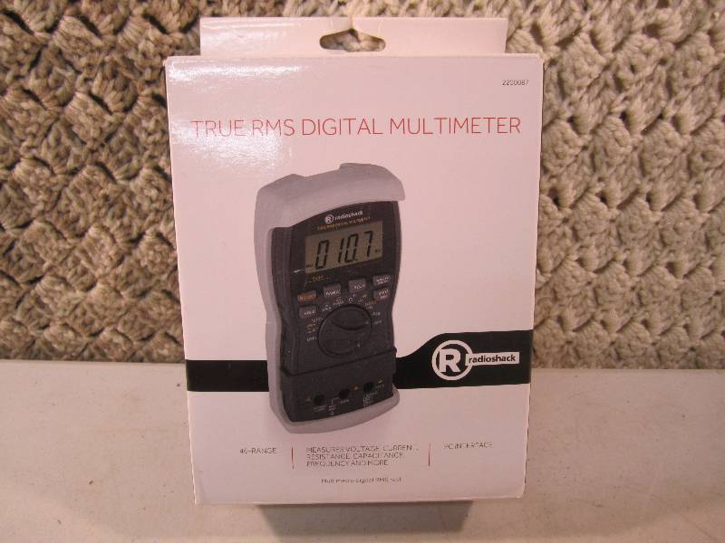 lot 255 image: Radio Shack True RMS Digital Multim...