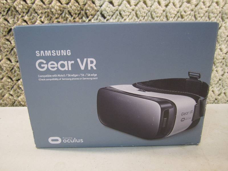 lot 258 image: Samsung Gear VR Virtual Reality Hea...