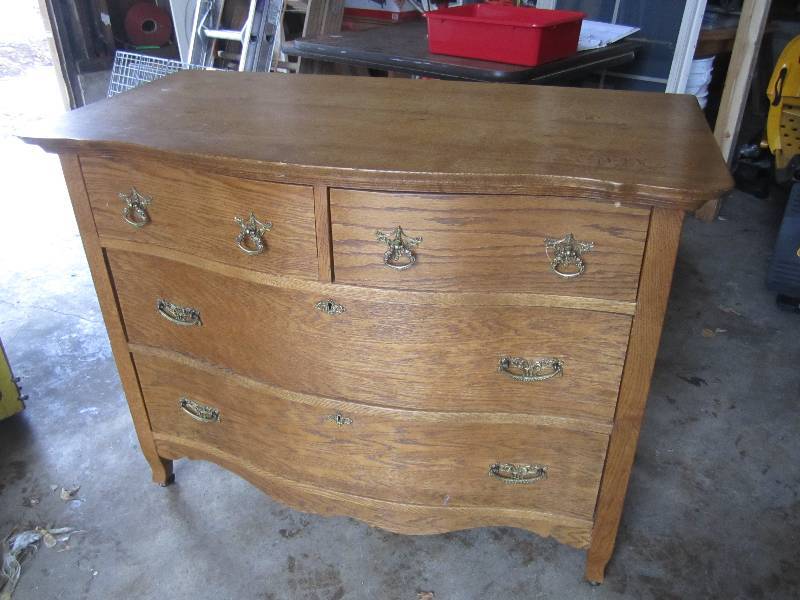lot 263 image: Vintage Wood Dresser 42 x 22 x 33...