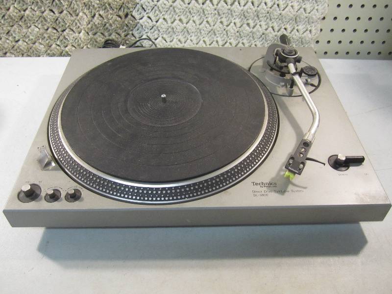 lot 287 image: Technics Direct Drive Turntable SL-...
