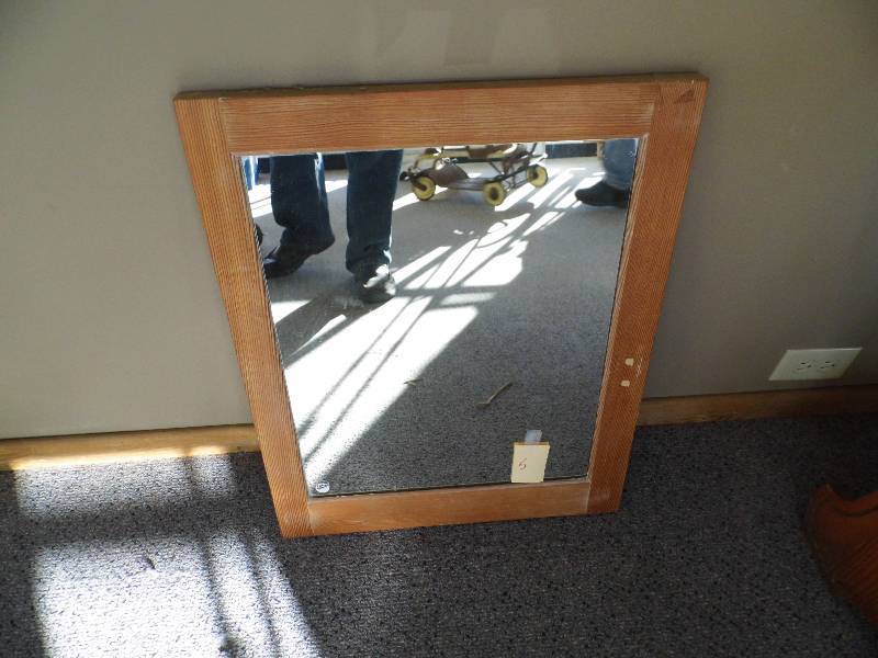 lot 5 image: Mirror