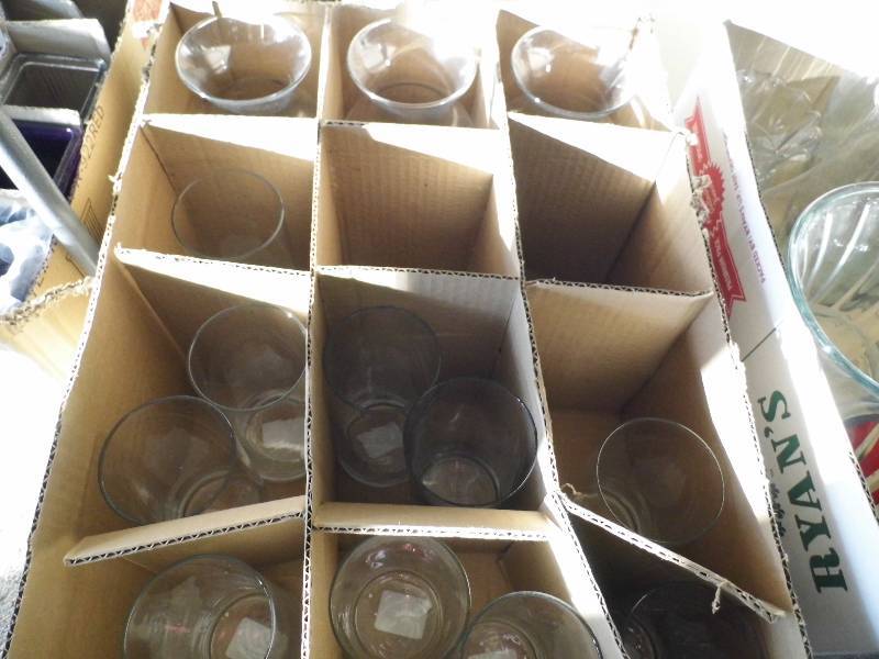 lot 11 image: Assorted Vases
