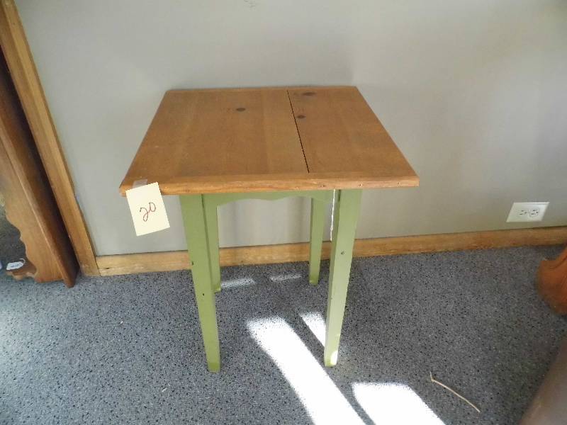 lot 20 image: Table