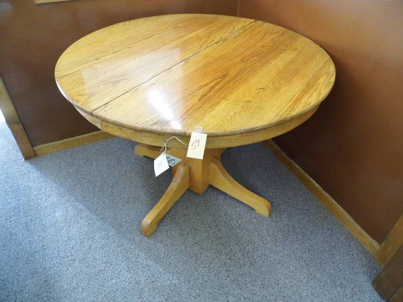 lot 59 image: Oak Table