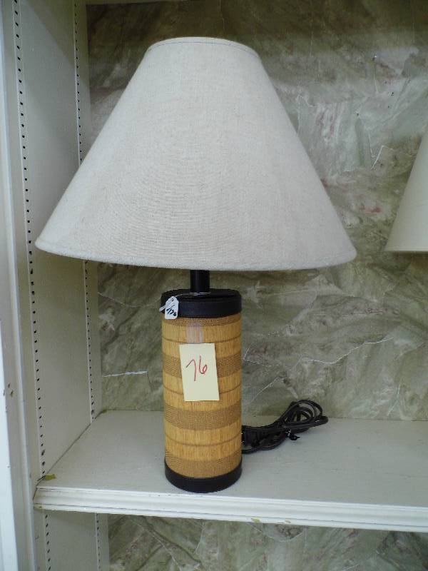 lot 76 image: Lamp w Shade