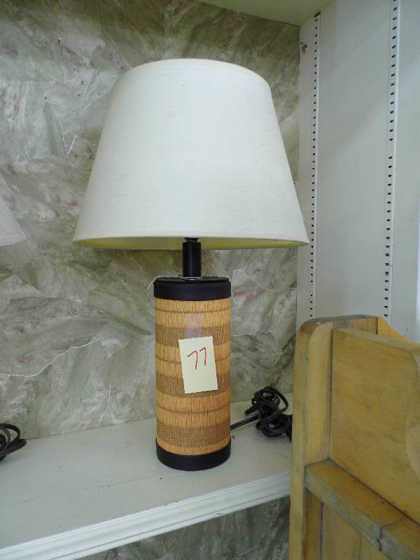 lot 77 image: Lamp w Shade