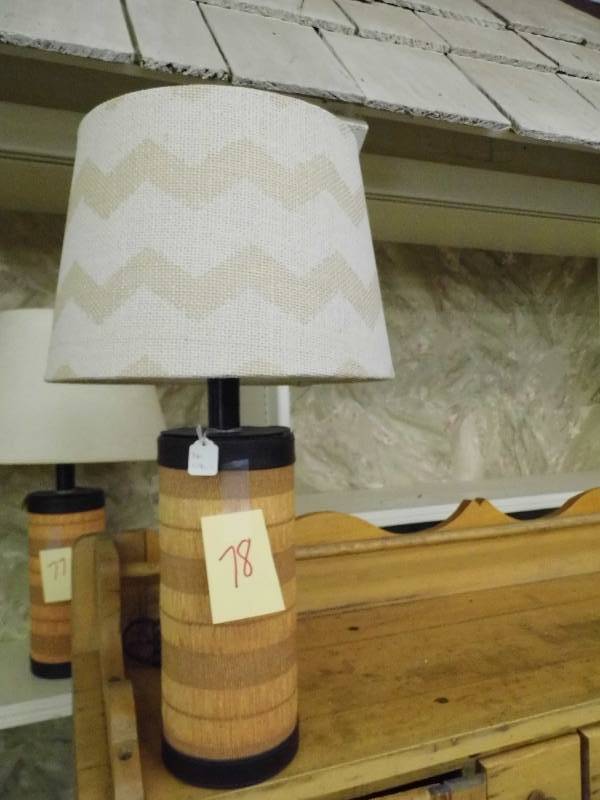 lot 78 image: Lamp w Shade