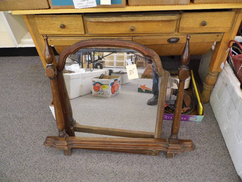lot 85 image: Dresser Mirror