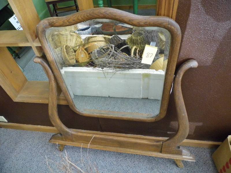 lot 87 image: Dresser Mirror