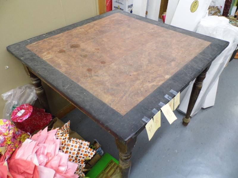 lot 97 image: Table