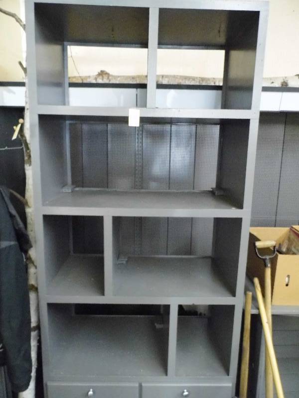 lot 136 image: Shelf