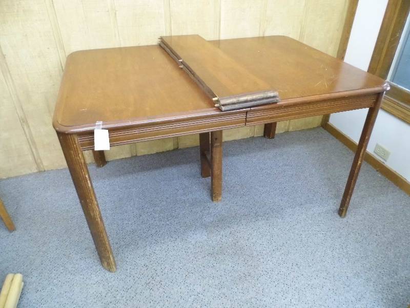 lot 150 image: Table