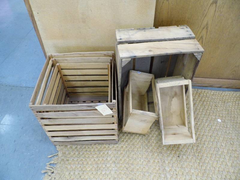 lot 163 image: Assorted Crates