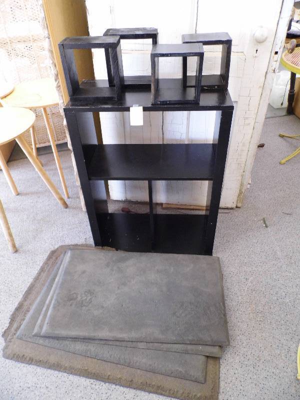 lot 166 image: Shelf
