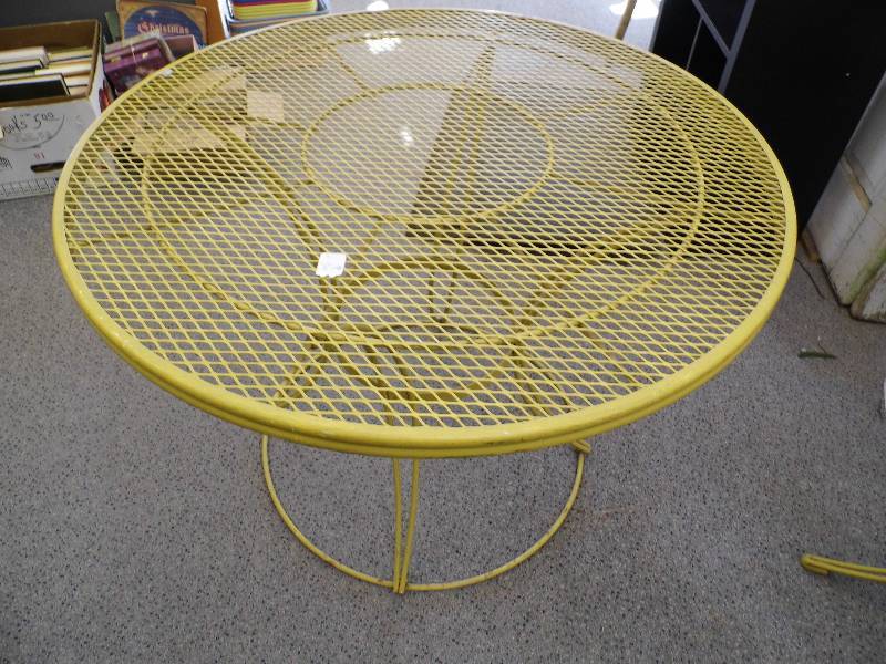 lot 167 image: Metal Table