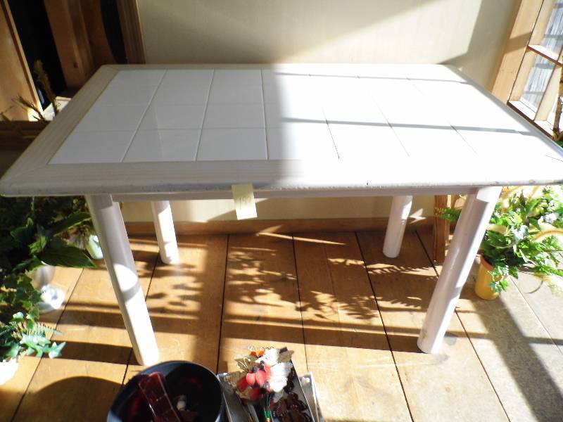 lot 182 image: Table