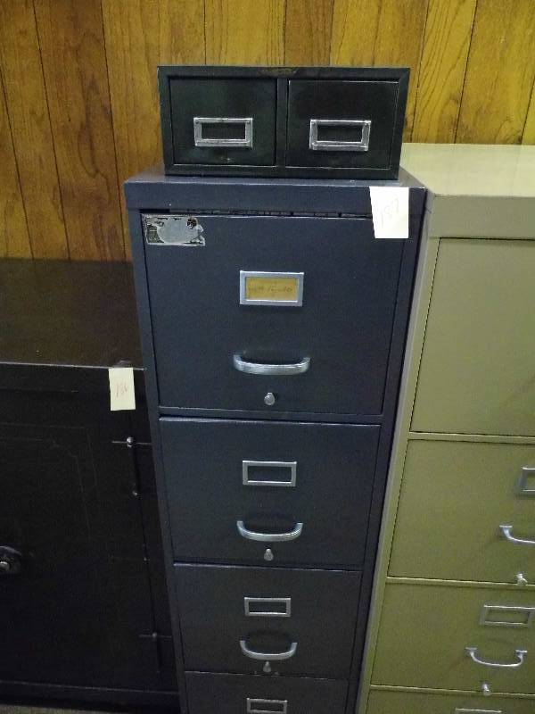 lot 187 image: 2 Drawer - 4 Drawer File Cabinets