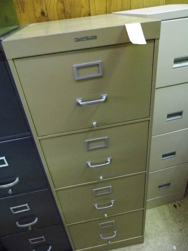 lot 188 image: 4 Drawer Shaw Walker File Cabinet