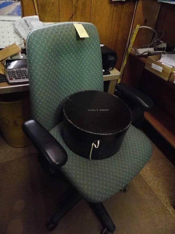 lot 189 image: Office Chair - Hat Box