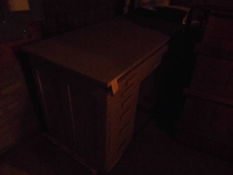 lot 192 image: Desk