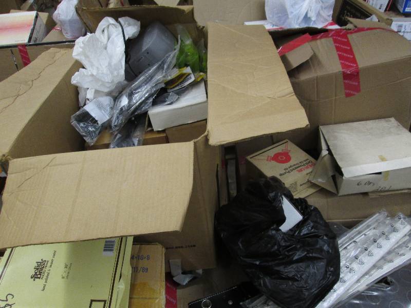 lot 22 image: Grab Bag Box, Battery pack, Several...