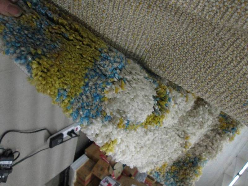 lot 93 image: Four Season2 Area Rug 5 ft 3 inch x...