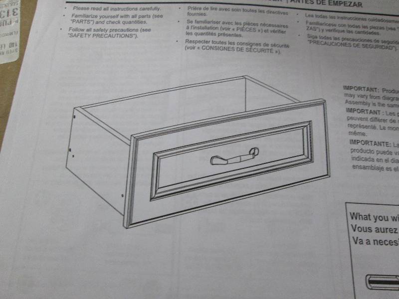 lot 112 image: Lot of 3 ClosetMaid White Decorativ...