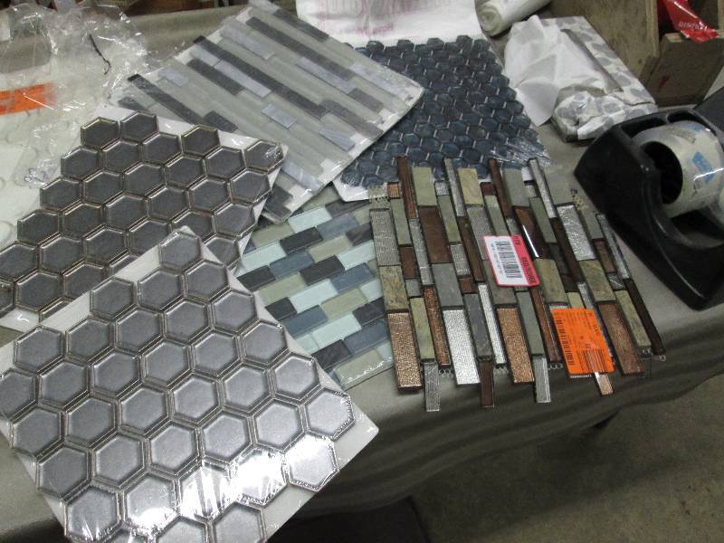 lot 134 image: Lot of 6 Assorted Sheets of Decorat...