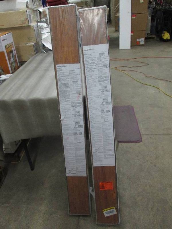 lot 140 image: 2 cases Pacific Cherry Flooring...
