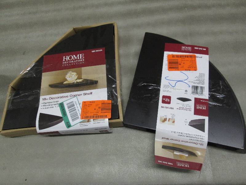 lot 142 image: Lot of 2 Home Decorators Collection...