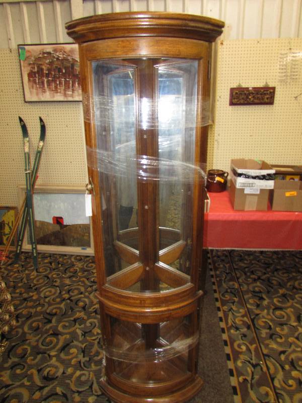 CORNER HUTCH