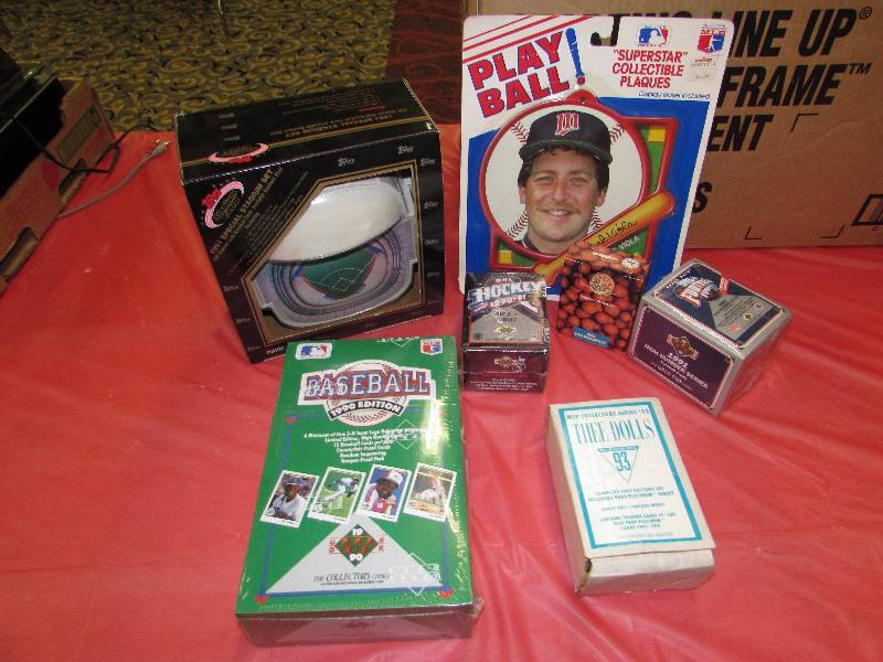 SPORTS CARDS