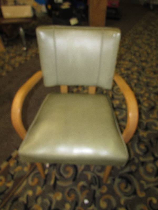 VINTAGE CHAIR