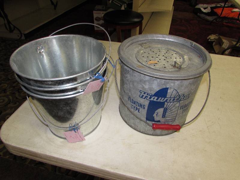 THREE GALVANIZED BUCKETS AND GALV MINNOW PAIL