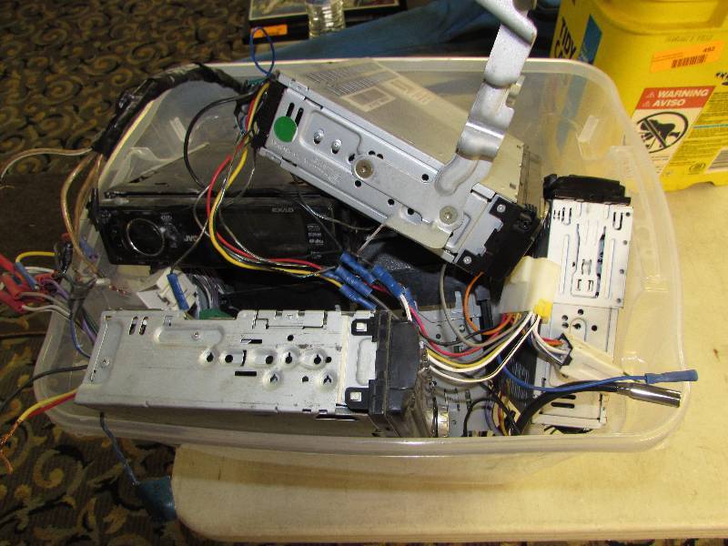 TOTE OF CAR STEREOS