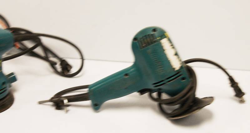 2 Makita Sanders